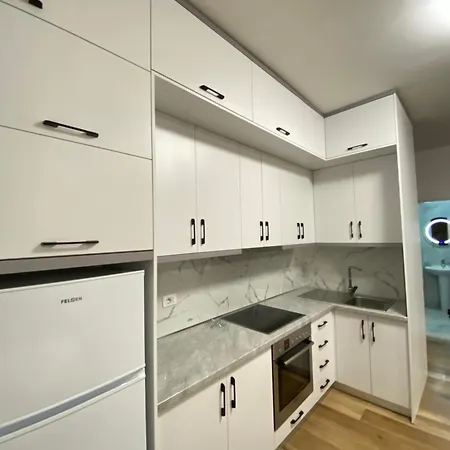 Kurti ,golem Apartmán Golem (Tirana)